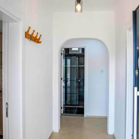 Villa / Yaliciftlik'te Yazlik Ev Bodrum